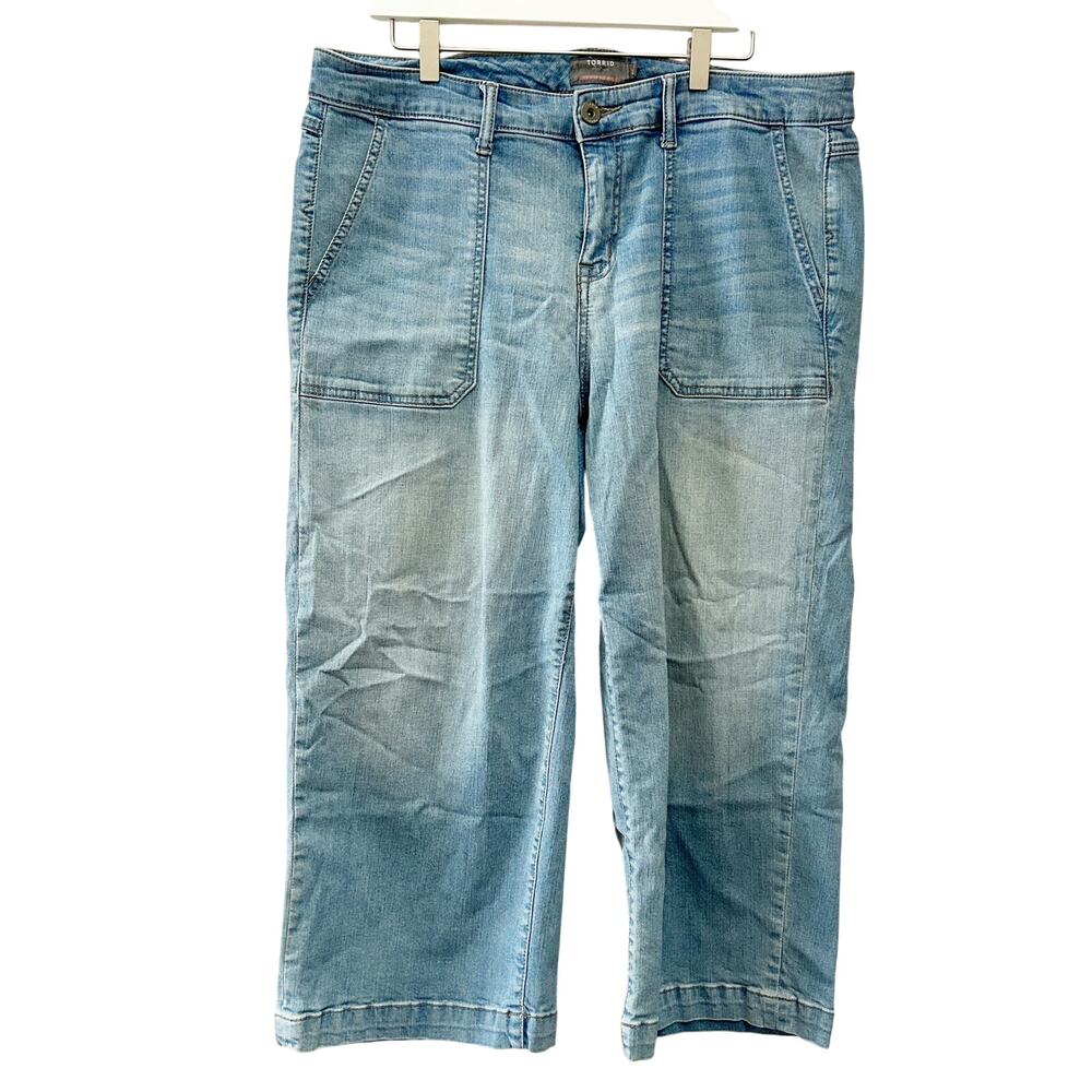 TORRID Crop High-Rise Wide Leg Jeans Womens Plus Size 16 Light Wash